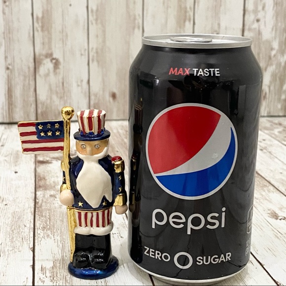 The Firecracker Uncle Sam Nutcracker Trinket - Picture 6 of 11